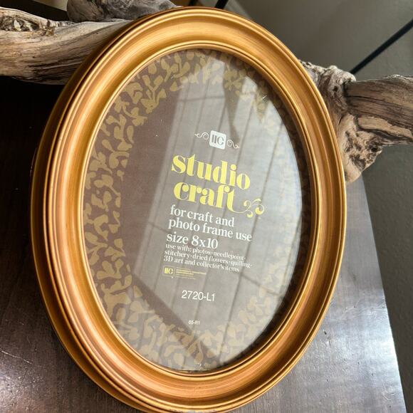NOS studio craft Vintage oval frame wood look gold vintage plastic 8 x 10 inch - Picture 3 of 10